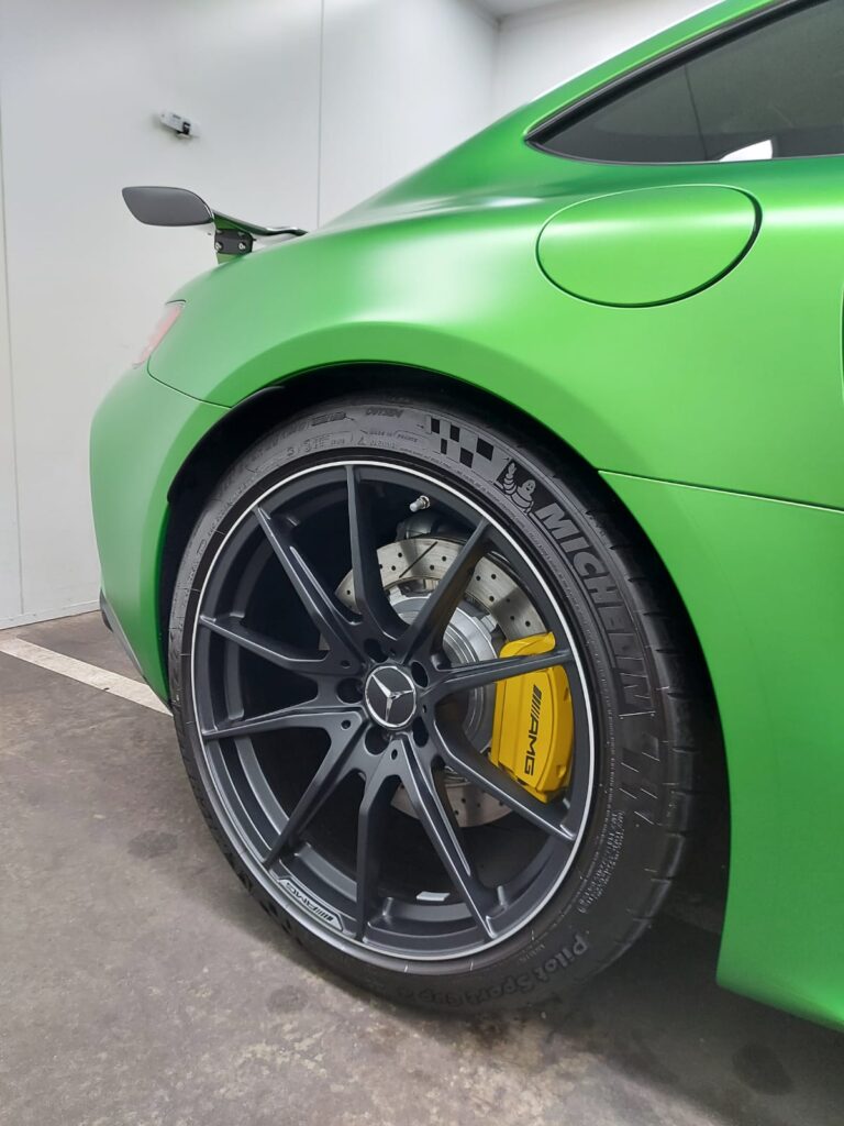 Porsche reaer panel tyre clean detailed perth