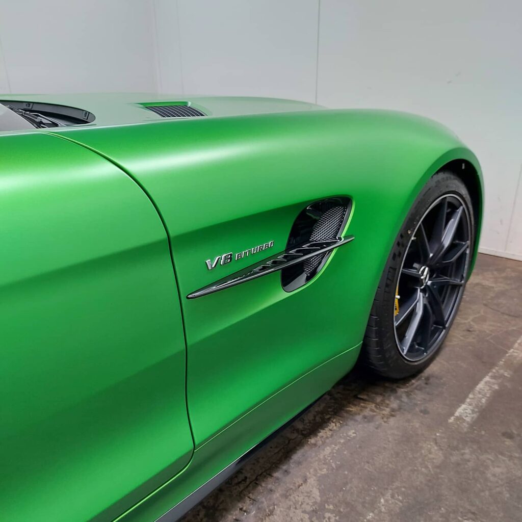 mercedes v8 detailed bodtywork performance car